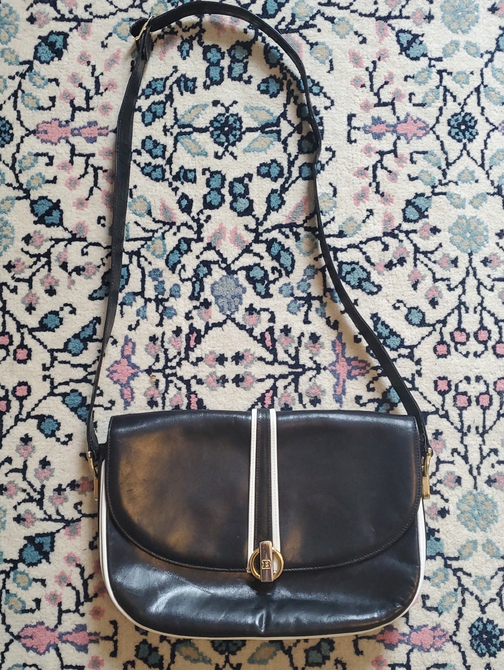 VTG BALLY Black & White Shoulder Bag - Circle B Clasp